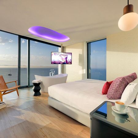 Hard Rock Hotel Ibiza Playa d'en Bossa Exterior foto A bedroom at the hotel