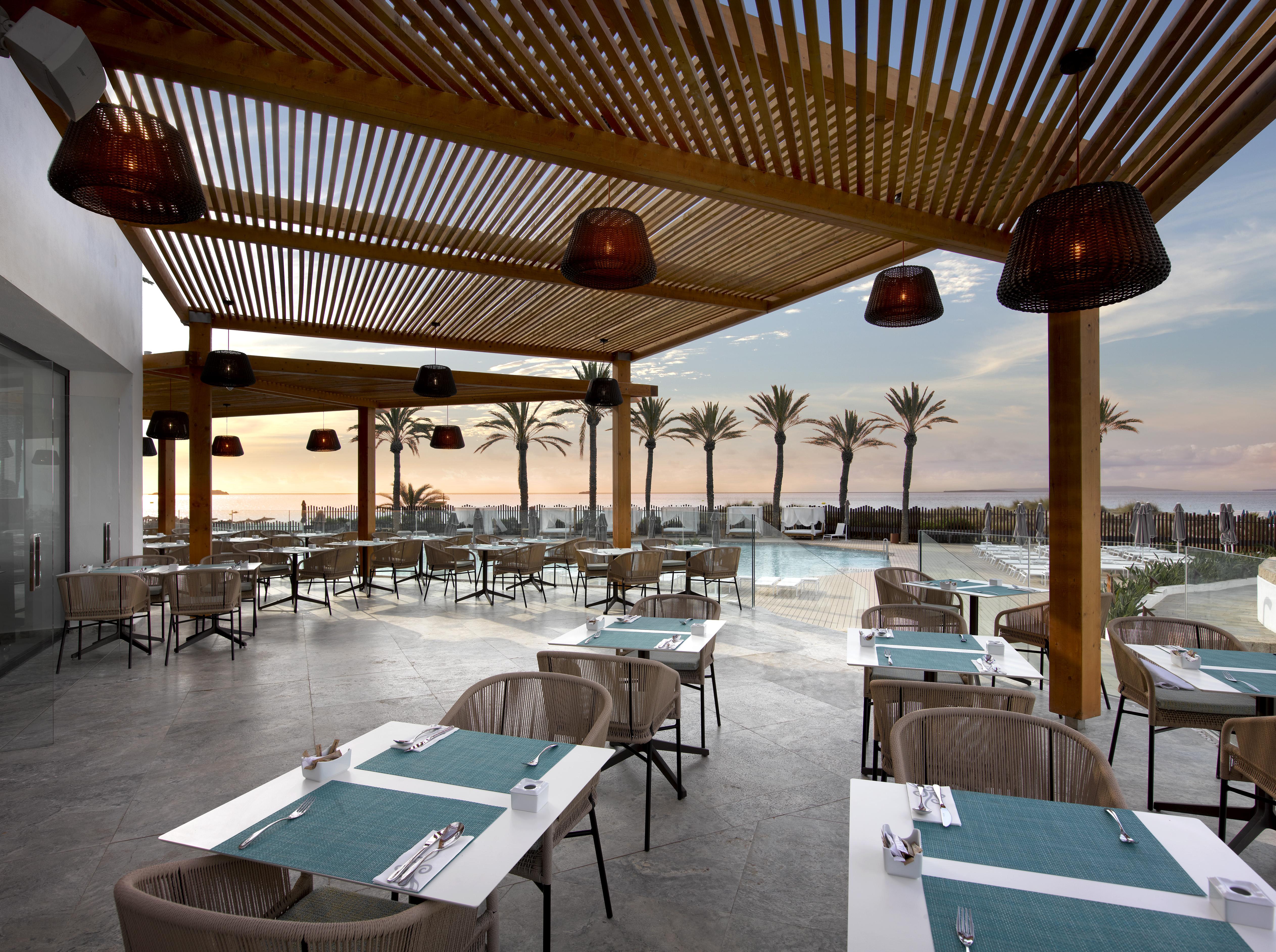 Hard Rock Hotel Ibiza Playa d'en Bossa Exterior foto The restaurant