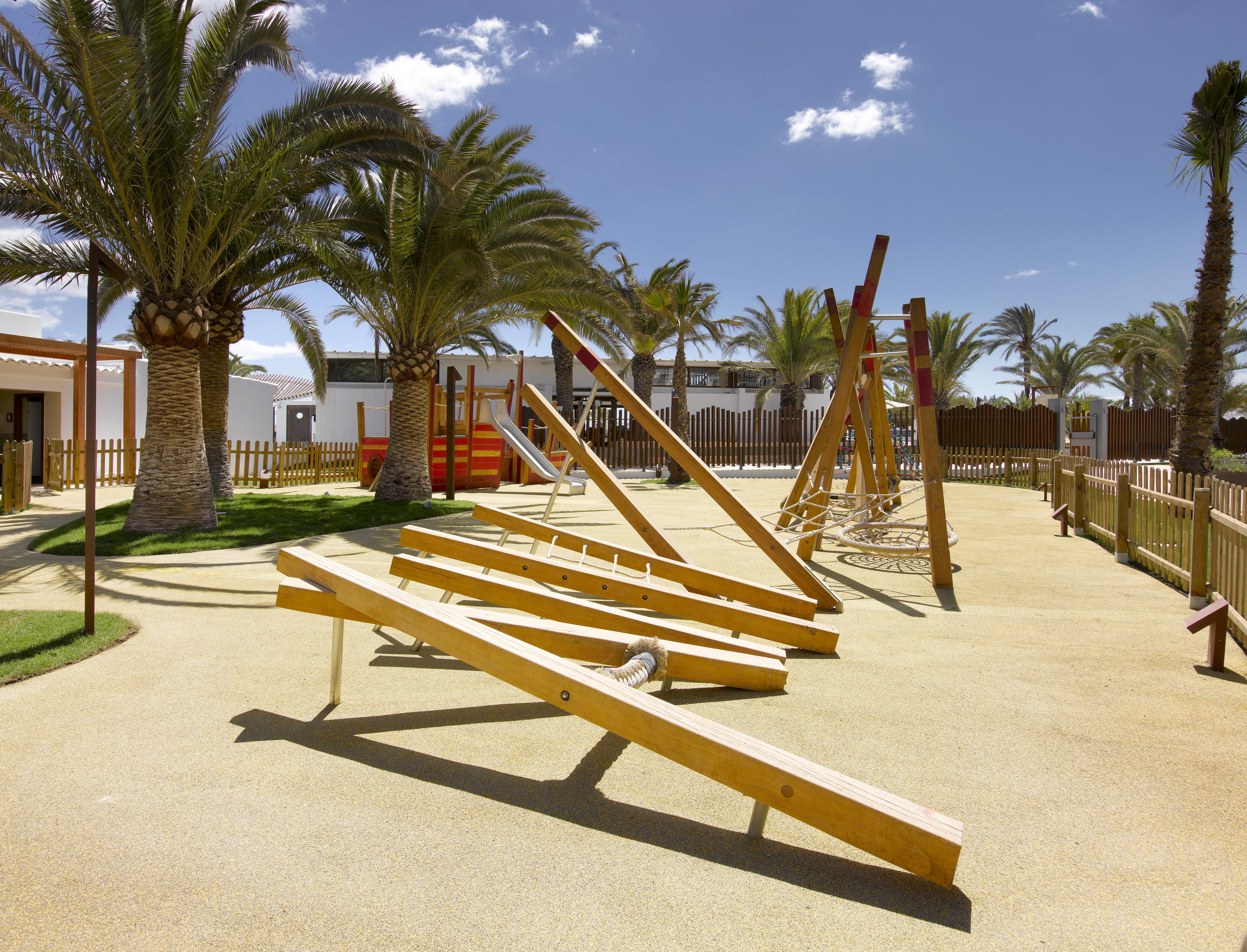 Hard Rock Hotel Ibiza Playa d'en Bossa Exterior foto Playground at the resort