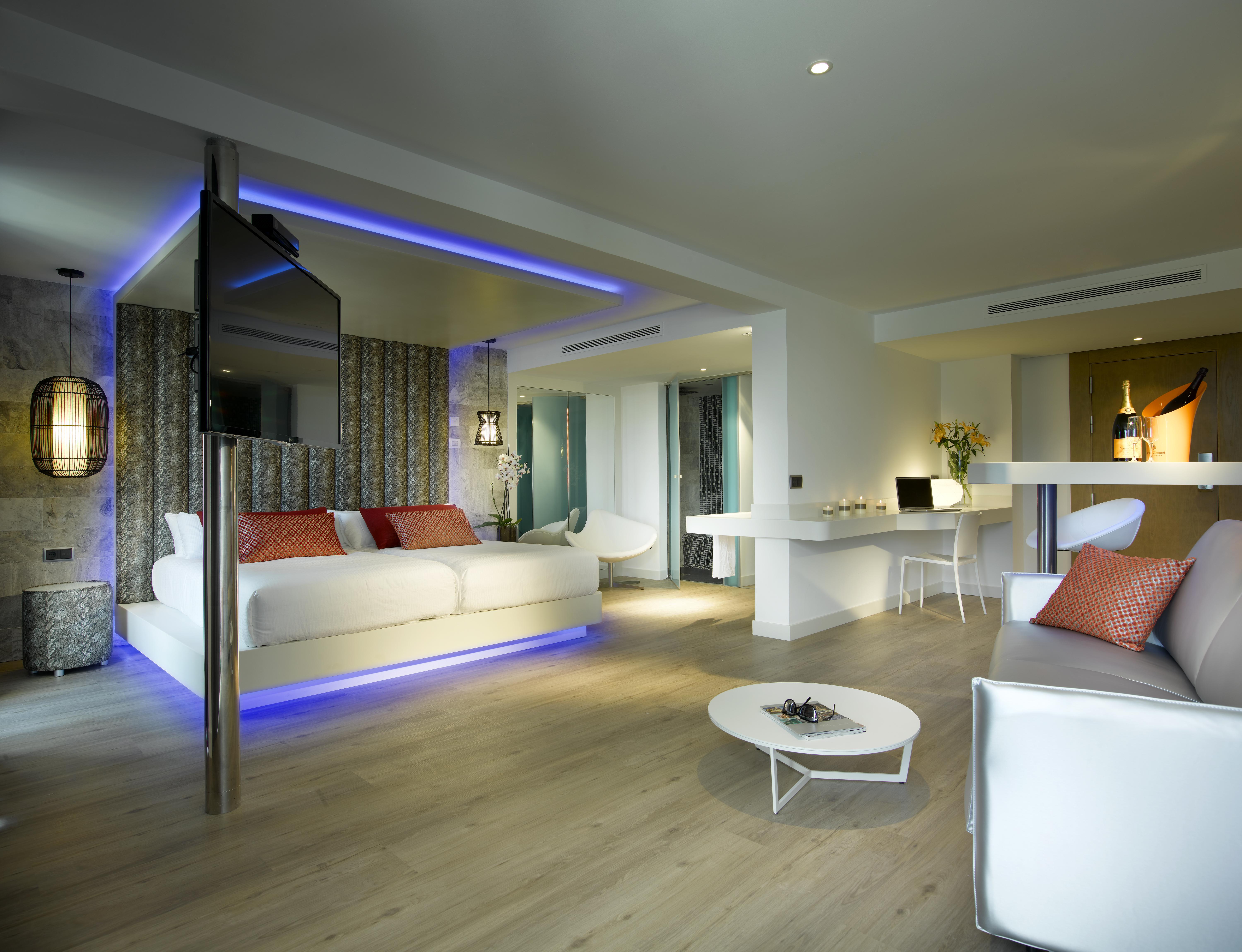 Hard Rock Hotel Ibiza Playa d'en Bossa Exterior foto A suite at the Mandarin Oriental, Munich