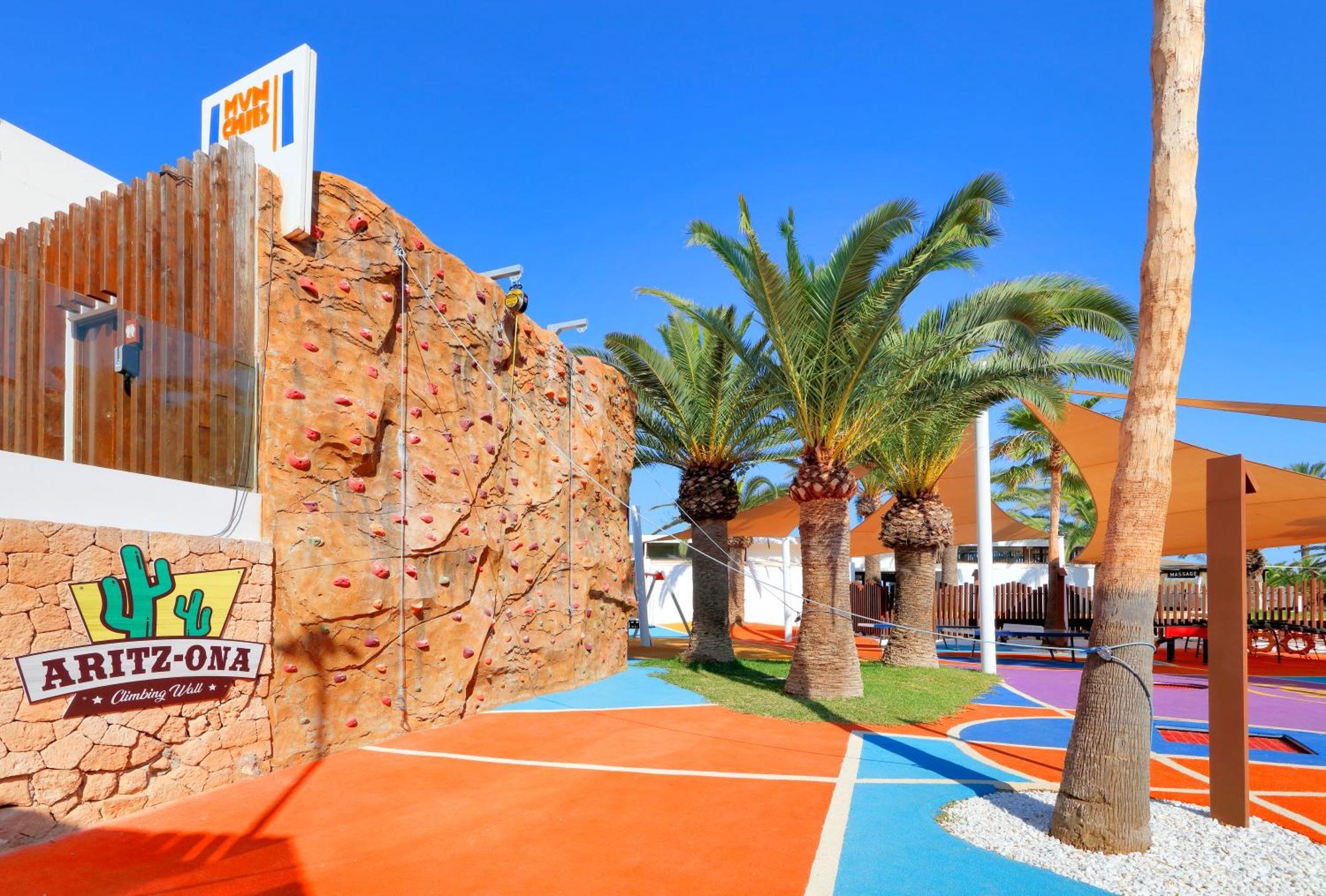 Hard Rock Hotel Ibiza Playa d'en Bossa Exterior foto Playground in Benidorm, Spain