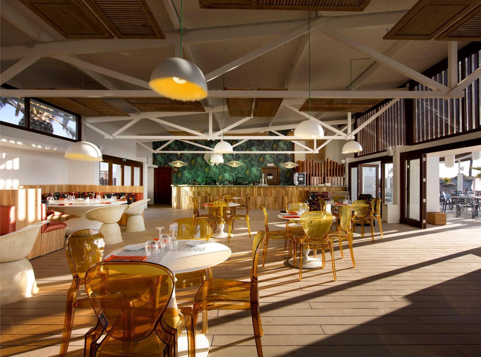 Hard Rock Hotel Ibiza Playa d'en Bossa Exterior foto The interior of the restaurant