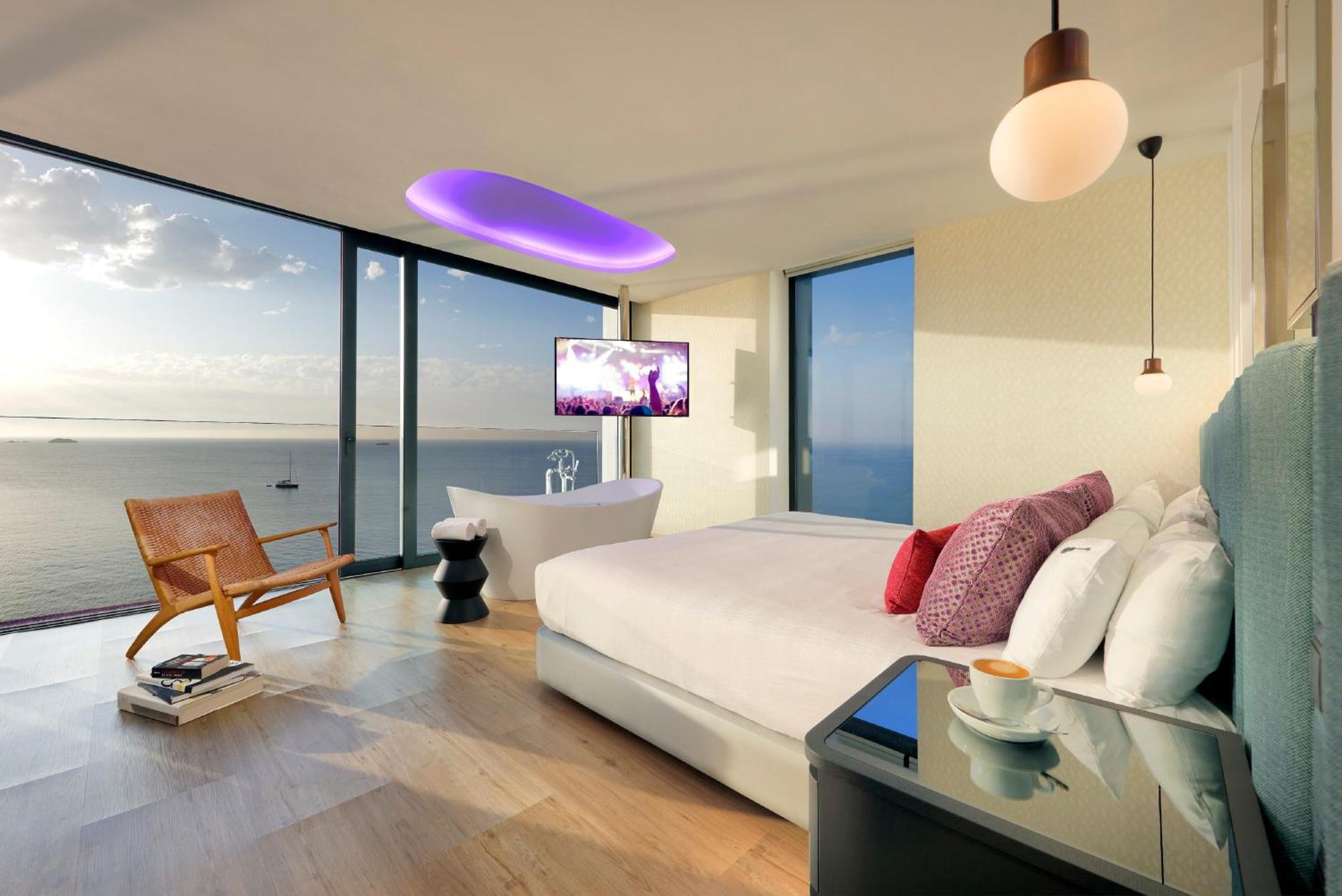 Hard Rock Hotel Ibiza Playa d'en Bossa Exterior foto A bedroom at the hotel