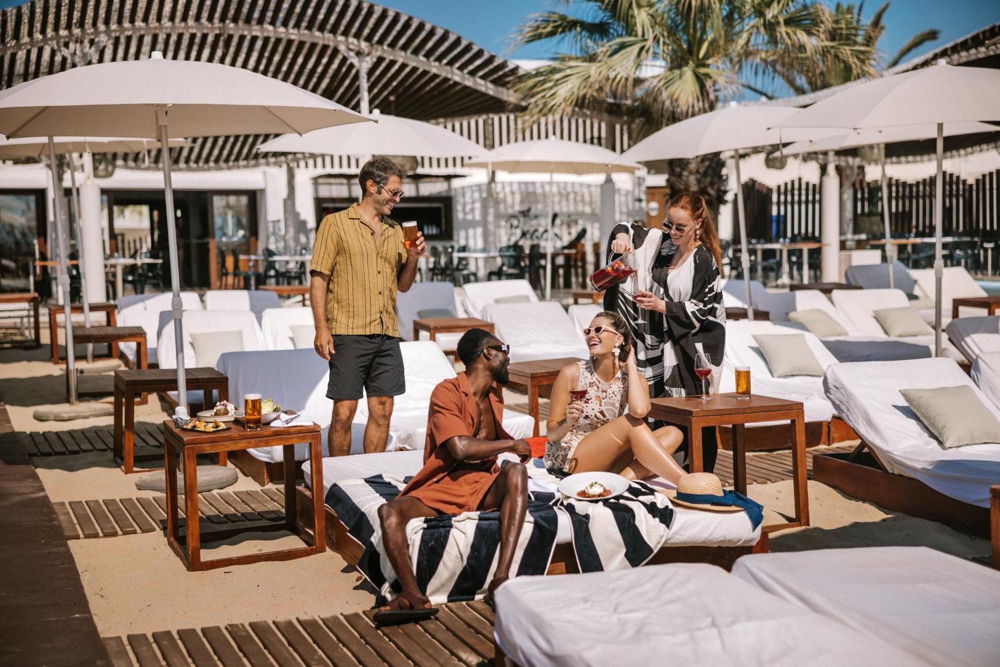 Hard Rock Hotel Ibiza Playa d'en Bossa Exterior foto The Beach Club