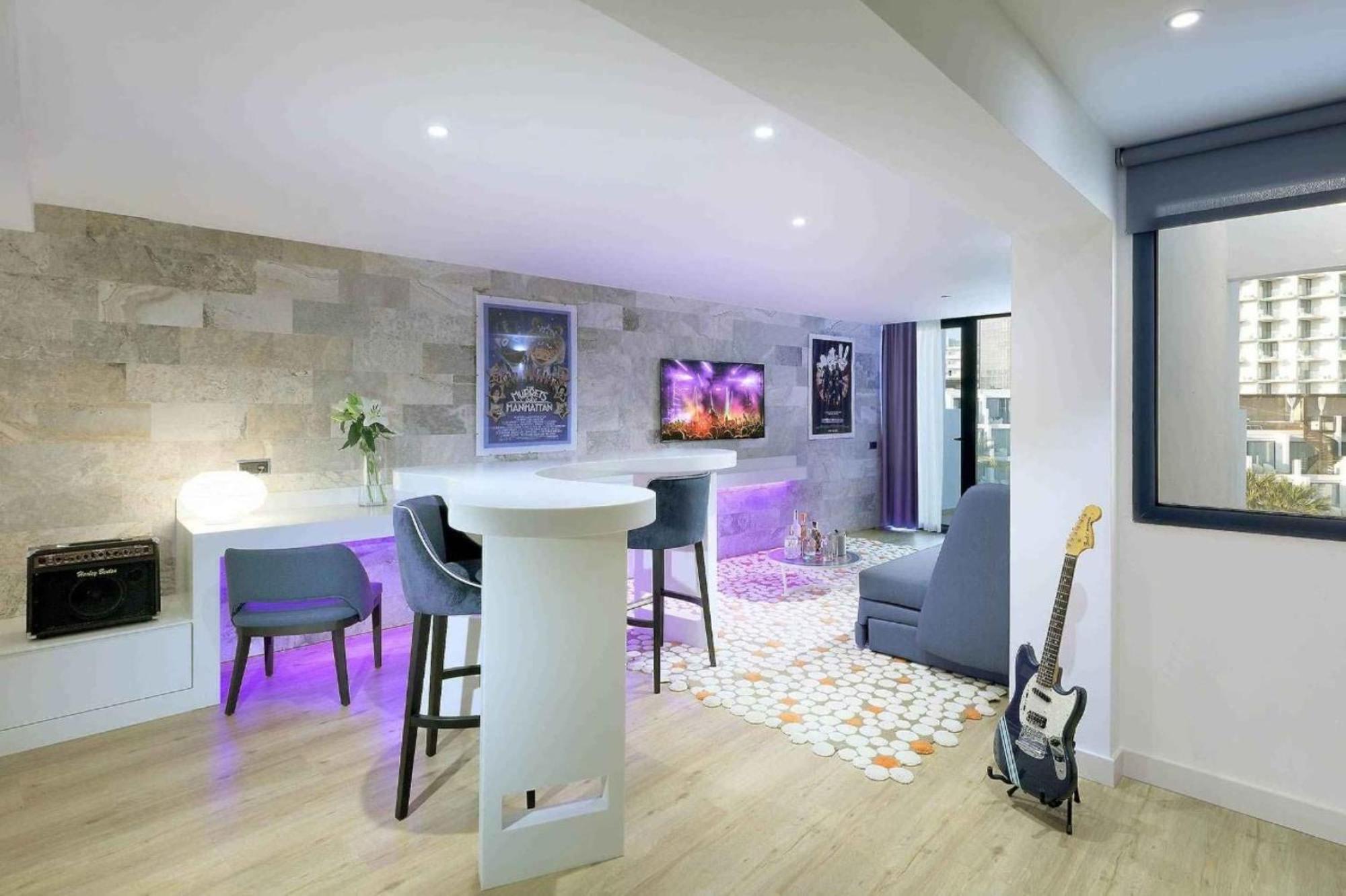 Hard Rock Hotel Ibiza Playa d'en Bossa Exterior foto The common room at the University of Roehampton
